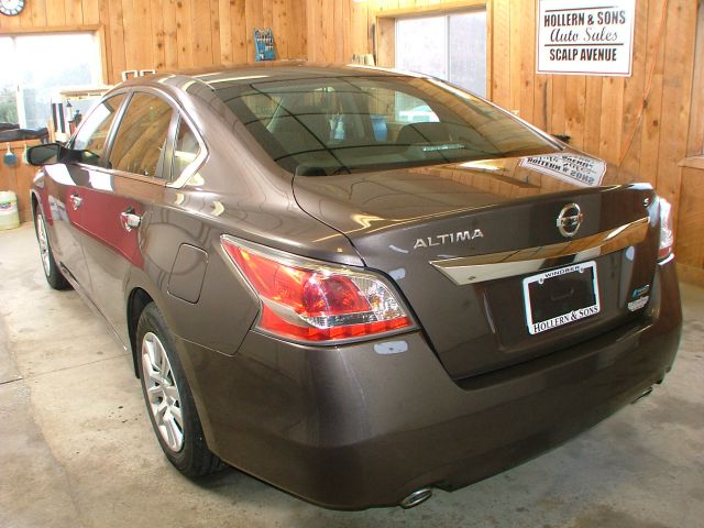 Nissan Altima 2014 photo 2