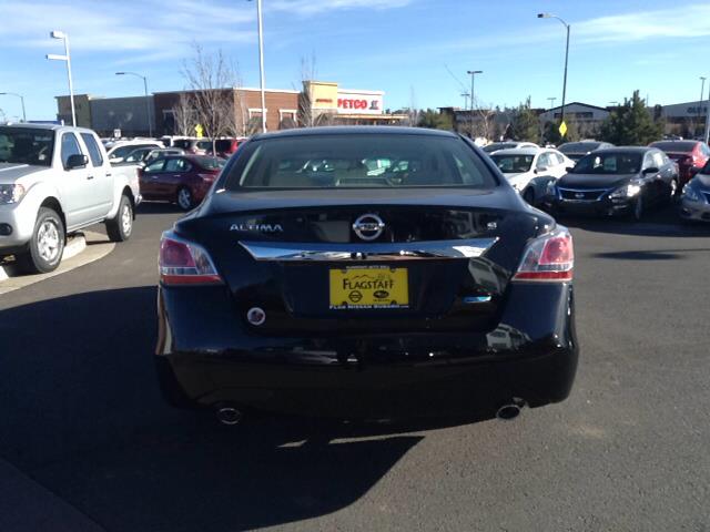 Nissan Altima 2014 photo 4