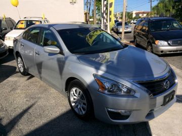 Nissan Altima 2014 photo 2
