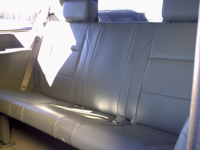 Nissan Armada 2004 photo 2