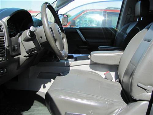 Nissan Armada 2004 photo 2