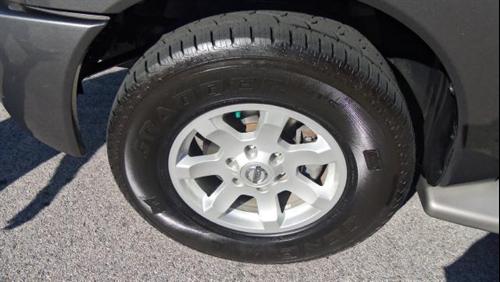 Nissan Armada 2004 photo 2