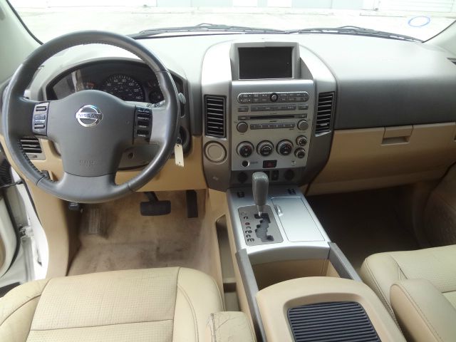 Nissan Armada 2005 photo 2
