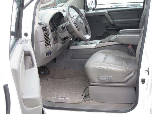 Nissan Armada 2006 photo 2