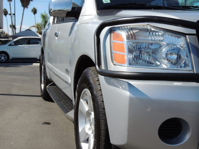 Nissan Armada 2006 photo 2