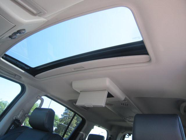 Nissan Armada 2009 photo 5