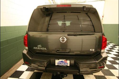Nissan Armada 2010 photo 4