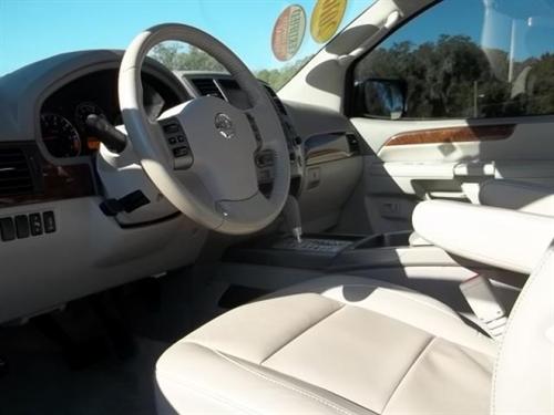 Nissan Armada 2010 photo 3