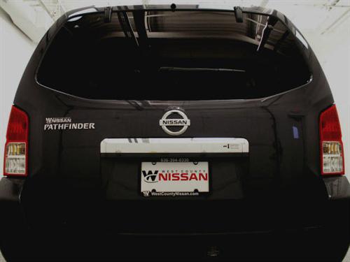 Nissan Armada 2010 photo 3