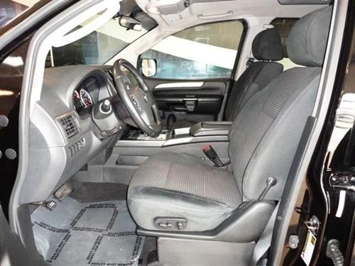 Nissan Armada 2010 photo 5