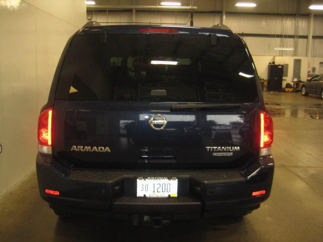 Nissan Armada 2010 photo 3