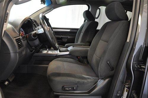 Nissan Armada 2010 photo 5