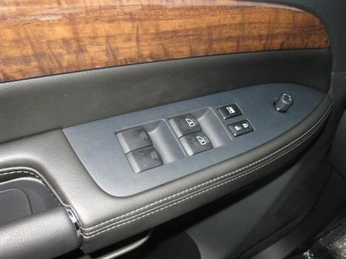 Nissan Armada 2011 photo 2