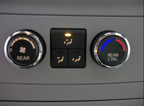 Nissan Armada 2011 photo 3