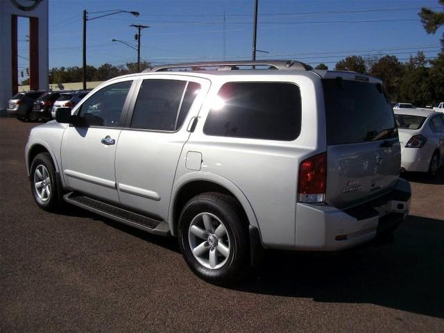 Nissan Armada 2011 photo 2