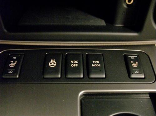 Nissan Armada 2011 photo 1