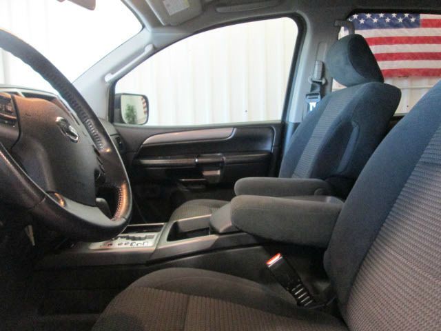 Nissan Armada 2011 photo 1