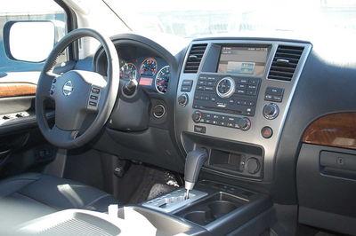 Nissan Armada 2011 photo 3