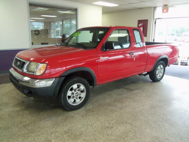 Nissan Frontier 1998 photo 2