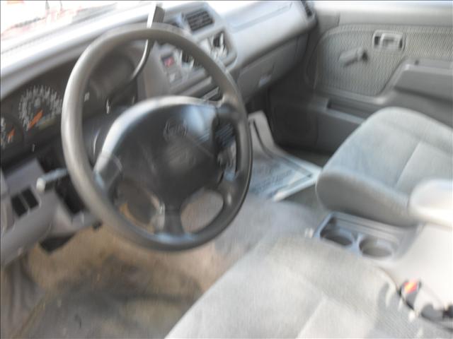 Nissan Frontier 1998 photo 2