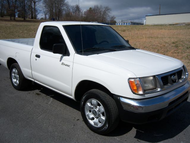 Nissan Frontier 1998 photo 1
