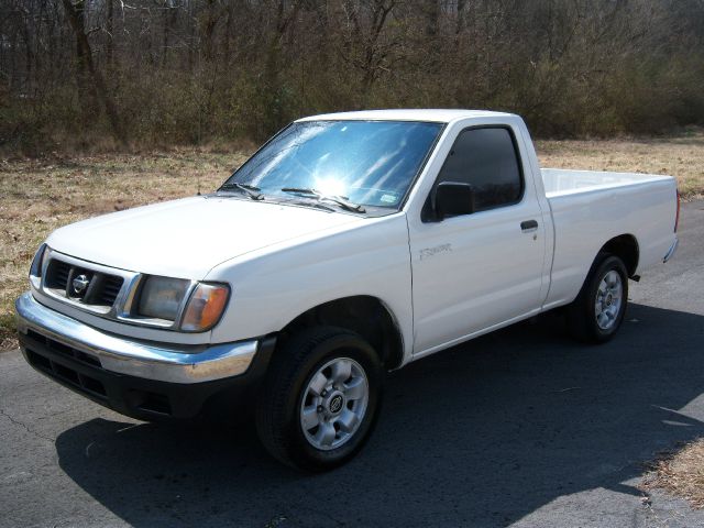 Nissan Frontier 1998 photo 2
