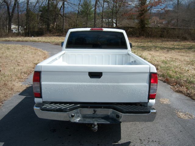 Nissan Frontier 1998 photo 3