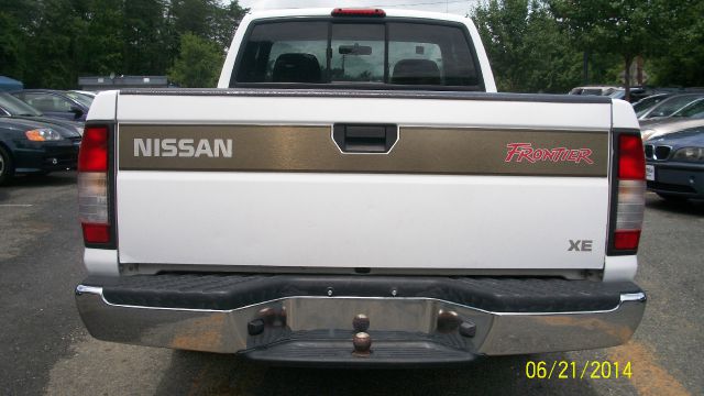 Nissan Frontier 1998 photo 1