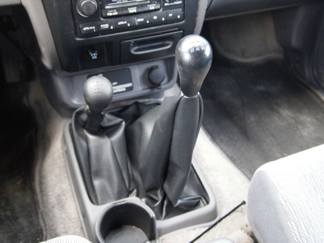 Nissan Frontier SE 2WD Pickup Truck