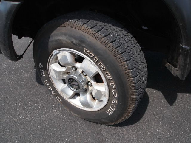 Nissan Frontier 1998 photo 1