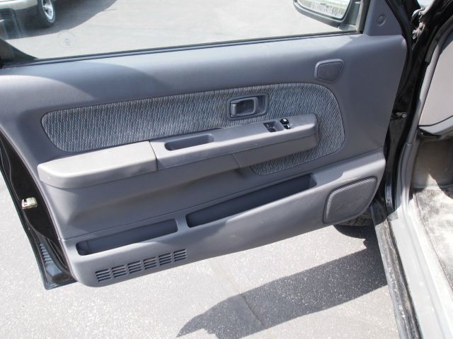 Nissan Frontier 1998 photo 5