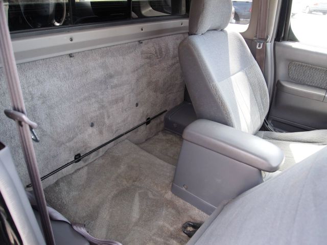 Nissan Frontier 1998 photo 9