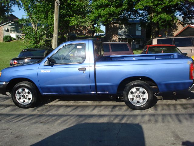 Nissan Frontier 1999 photo 1
