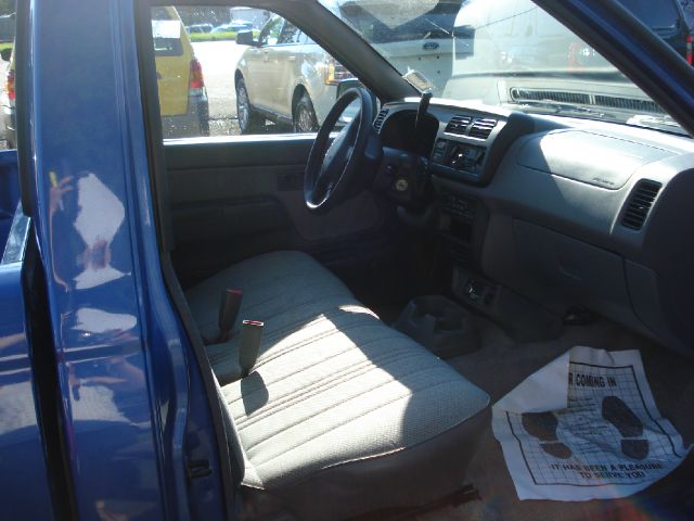 Nissan Frontier 1999 photo 3