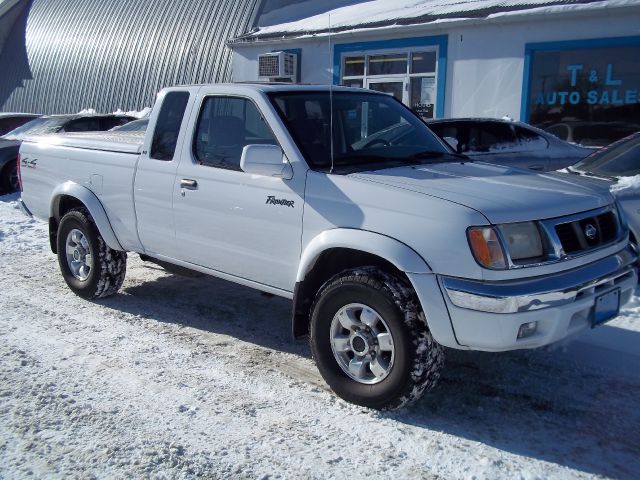 Nissan Frontier 1999 photo 2