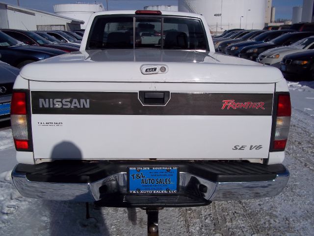 Nissan Frontier 1999 photo 3