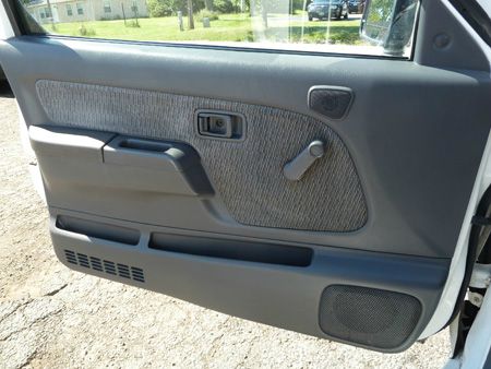 Nissan Frontier 1999 photo 3