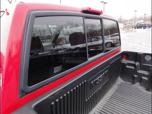 Nissan Frontier 1999 photo 1