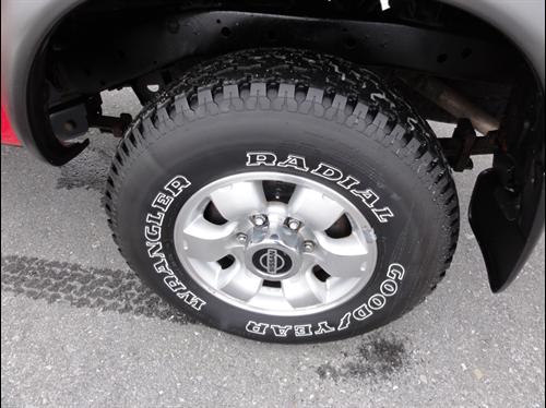 Nissan Frontier 1999 photo 3