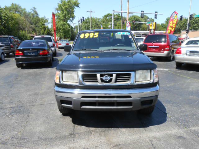 Nissan Frontier 1999 photo 2