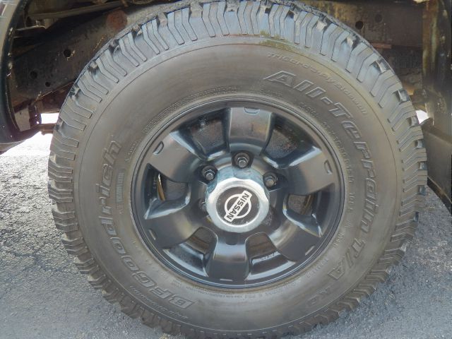 Nissan Frontier 1999 photo 2