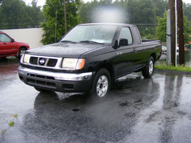 Nissan Frontier 1999 photo 1