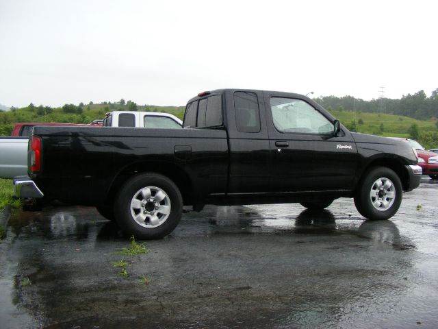 Nissan Frontier 1999 photo 3