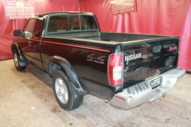 Nissan Frontier 2000 photo 4