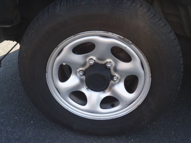 Nissan Frontier 2000 photo 1