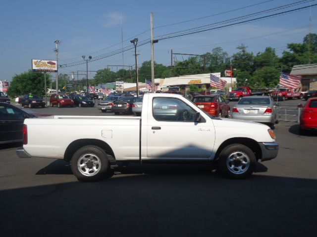 Nissan Frontier 2000 photo 7