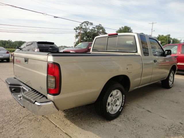 Nissan Frontier Lariat/ SUN ROOF Pickup Truck
