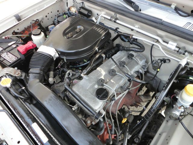 Nissan Frontier 2000 photo 2