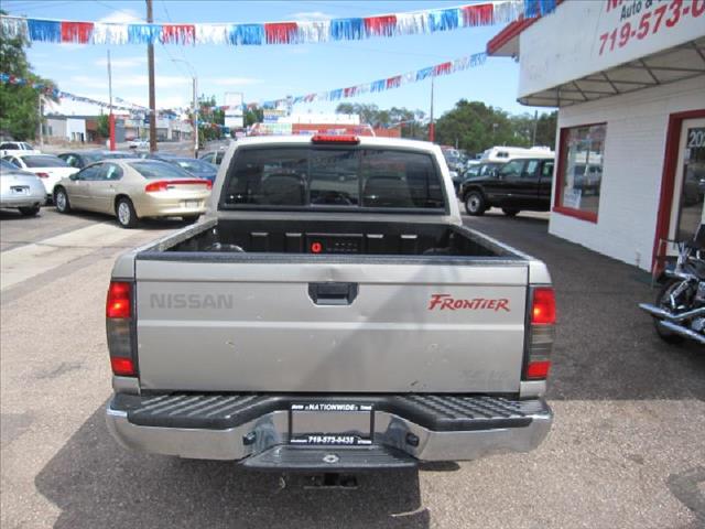 Nissan Frontier 2000 photo 4