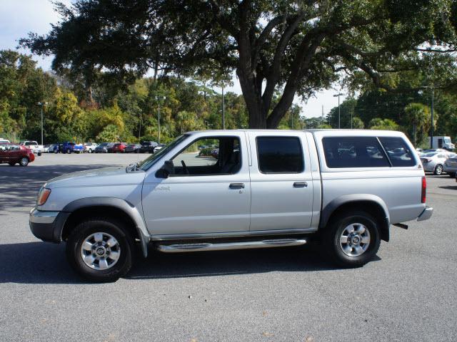 Nissan Frontier 2000 photo 1